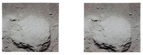 　月面には見るべきものがそれほど多くなかったかもしれないが、そこにあったものは詳細に精査された。この立体写真（ついでにいえばカラーでもある）は、月面に埋まっていた、2.5インチ（約6.4cm）ほどの大きさの石を写したもの。Apollo 11号の乗組員が使用した35mmのステレオクローズアップカメラは、小さな領域で高い解像度を達成するよう設計されており、杖に取り付けられていた。