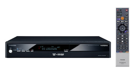 2008年2月19日、東芝がHD DVD事業を終息することを正式に表明した。これにより同社が中心となって発表してきたHD DVD製品は、わずか数年で市場から姿を消すこととなる。ここではその製品を写真で振り返る。まずは、最後に発売されたHD DVD対応レコーダとなった東芝の「VARDIA RD-A301」。300GバイトのハードディスクとDVD、そしてHD DVDに対応するほか、DVD-Rにハイビジョン画像を録画する「HD Rec」機能も搭載する。