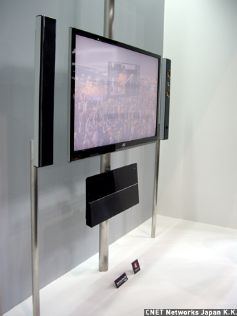 ビクターブースでは、スリム液晶テレビとスピーカーを組み合わせた「New Style Slim LCD」を世界初公開。欧州で販売されているスリム液晶テレビとともに、薄型液晶テレビを数多く出品。