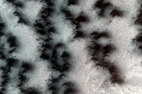 　火星については分からないことが多いため、NASAがこの画像の表題を「謎の地形、タイプB」としているのも仕方のないことだ。
