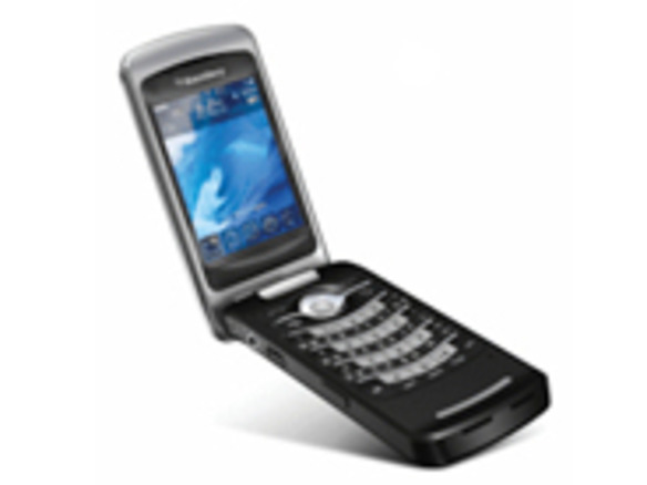 RIM、初の折りたたみ式「BlackBerry Pearl Flip 8220」を発表