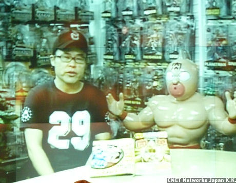 さらに作画を担当するゆでたまごの中井義則氏もビデオレターで登場。29周年を迎えるに当たり「僕たちもうれしいが、一番喜んでいるのはキン肉マン自身だと思う」とコメントした。