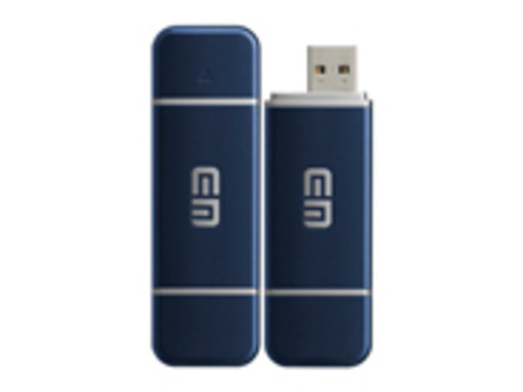 イー・モバイル、USB型データカード「D21LC」に新色インディゴブルーを追加