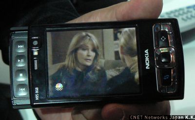 　NoikaはSling Media製の「Slingbox」を携帯電話から操作して、家のテレビが見られるアプリケーション「Sling Player Mobile」を展示していた。アプリケーションを起動すると自動的にインターネットに接続し、家庭内のSlingboxに接続する。Nokia S60シリーズに対応し、利用料金は不要という。