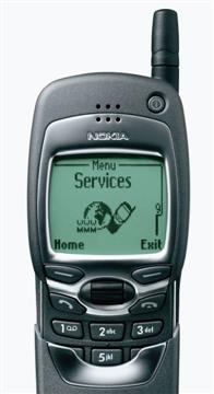 　1999年。しかし、携帯電話初期の時代でも、Nokiaはすべての携帯電話を1つにまとめようとはしなかった。1999年は、Nokiaが「マトリックス」効果を利用して8110を設計しなおし、「7110」という名称の同様のスライド式携帯電話を発表した年でもあった。今回は、バネ仕掛けのスライドドアと前面に親指操作のトラックホイールが搭載され、初めてWAPに対応した。

　正直なところ、低速のため、イライラし、まったくひどいテクノロジであったWAPを誰も懐かしく思わないだろうが、携帯電話でインターネットにアクセスするという発想はどうだろうか。今では当たり前の考えに思えるのだが。