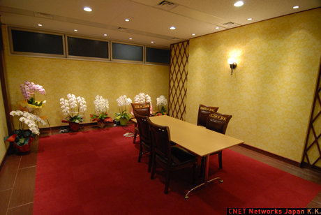 　こちらの会議室は「上海」。1920年代の上海をイメージしている。ちなみにテーブルは現在取り寄せ中ということで、さらに部屋のイメージに合ったものが置かれる予定。また照明もシャンデリアに変更するそうだ。