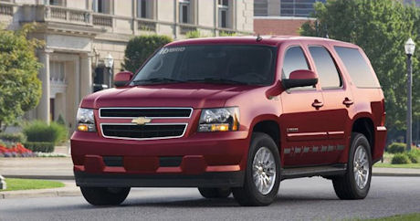 　General Motorsが公式ブログで誇らしげに述べていたように、2008年度の「Green Car of the Year」に2008年式「Chevrolet Tahoe Hybrid」が選ばれた。これは、11月15日の授賞式で正式に発表された。Chevrolet Tahoe Hybridは、非ハイブリッド型の同車種に比べて、燃費が25％向上している。