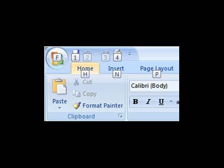 　これまで通り、Office 2007の各アプリケーションでも、「Alt」キーを使ったキーボードショートカットが利用できる。「Alt」キーを押すとその時利用できる機能の上に文字や数字が表示され、これらのキーを一緒に押すことでそれぞれのコマンドが選択できる。この機能は便利だが、間違って「Alt」を押してしまった場合には戸惑うかも知れない。また各機能の上に現れる文字や数字の表示が小さすぎて目の悪いユーザーには見づらいかもしれない。