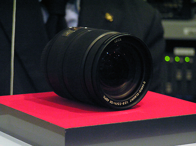 　同時に発表されたレンズ「LEICA D VARIO-ELMARIT Lens 14-50mm F2.8-3.5 ASPH」。