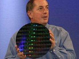 インテル、4コアプロセッサ11月投入を発表--80コア試作品も公開