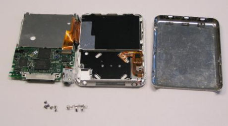 CNET News.comの姉妹サイト、TechRepublicが第3世代「iPod nano」を分解し、このプレーヤーがなぜ特別な存在なのか、その理由を探った。