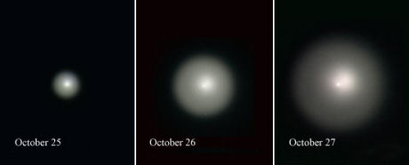 　この一連の画像は、ホームズ彗星の驚くべき拡大ぶりをよく捉えている。