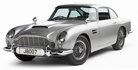 007シリーズの「サンダーボール」「ゴールドフィンガー」で使われた、1964年製の「Aston Martin DB5」が35年ぶりに売りに出される。このボンド・カーはテネシー州ピジョン・フォージュにある「Smoky Mountain Car Museum」の依頼で、RM Auctionsが競売にかける。なお、2006年1月にアリゾナ州フェニックスの「Arizona Biltmore Resort & Spa」で開かれるこのオークションでは、ほかにも有名な自動車が売りに出されることになっている。