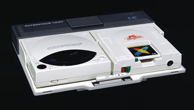 　CD-ROMを採用した「PCエンジンCD-ROM2（ロムロム）システム」。1988年に発売され、価格が5万7800円と非常に高価だった。