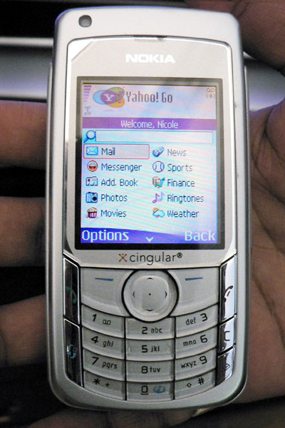 　Yahoo! Chairman & CEOのTerry Semelが基調講演で発表した新サービス「Yahoo! GO Mobile」。Yahoo! MailやMessenger、News、Photosなどが利用できる。専用のアプリケーションをインストールする必要があり、NokiaとMotorolaの一部端末が対応する。