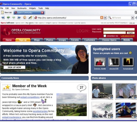 　Opera Communityは、ユーザー体験を共有するためのサイト。ブログや写真の共有に、最大300Mバイトの容量が利用できる。