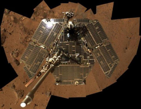 　火星滞在568ソル目にSpiritが撮影した自身の映像。車体はきれいで最高の状態にあることがわかる。