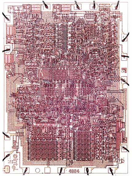 　1971年：Intel 4004プロセッサ。世界で初めてのマイクロプロセッサ。