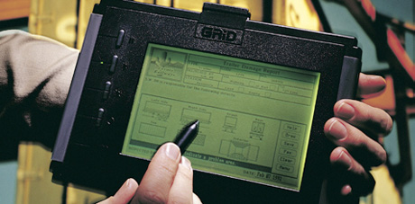 1991年にGRiD Systemsのために製作した「PalmPad」。看護婦や警官など、立ったままで情報を扱うユーザーを想定して設計。