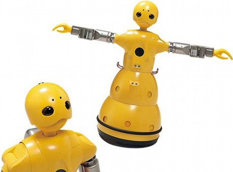 　Timothy Hornyak氏が、新著「英文版 ロボット - Loving the Machine」で日本のロボット文化史を紹介している。米国などに比べ、日本のハイテクロボットは親しみやすい外見で知られている。同書は、三菱重工の家庭用ロボット「wakamaru」の写真から始まっている。デザイナーの喜多俊之氏は、成長する子供をイメージし、「ロボットが使う人に歩み寄るもの」としてwakamaruを制作したという。