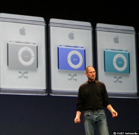 　iPod shuffleにはマイナーアップデートが施され、新しいカラーバリエーションが発表された。米国時間9月5日より、79ドルで発売される。