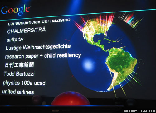 　講演開始前には、Googleの研究成果や世界中の拠点を示した5分間のビデオが、スクリーンに映し出された。
