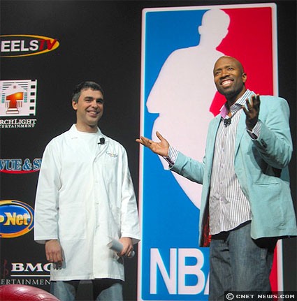 　NBAの元スター選手Kenny Smithも、Pageによる基調講演の壇上に上り、Google Video Storeを宣伝した。