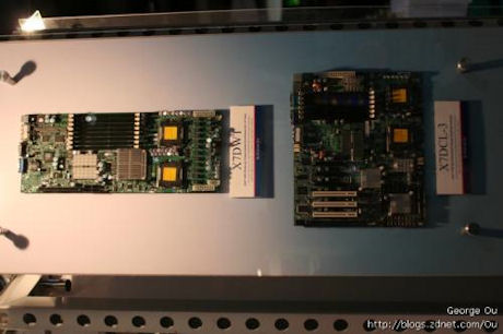 　左はSuper Microのスモールファクタのマザーボード「X7DWT」。Stoakleyプラットフォームを使用したIntel 5400（Seaburg）チップセットを搭載するマザーボードである。右はSuper Microのマザーボード「X7DCL-3」。San Clementeチップセットを搭載している。