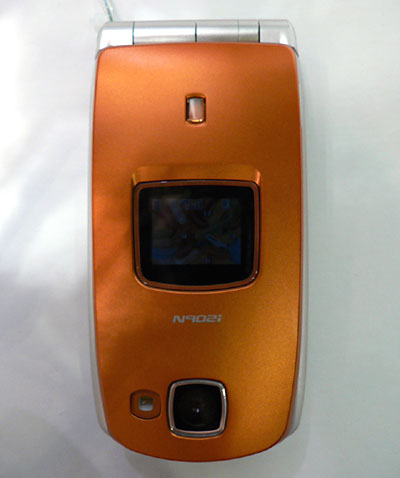 　N902iは「業界初」（NEC）という静止画のデジタル手ぶれ補正に対応した。動画の手ぶれ補正も可能だ。