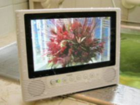 ［レビュー］7型で見やすさ抜群！ロジテックの快適お風呂テレビ「Dialive LTV-1S700WP」