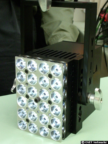 　Nilaも最終選考に残ったうちの1社。映画のセットで使われる通常の撮影用ライトを改善させるための技術を発表した。この「Nila Lighting System」は鉛や水銀を使用せず、通常のライトと比べて熱の放出量は30％に抑えられるという。Nilaによると、この撮影用ライトのエネルギー使用料は通常の半分で、持続時間は25倍以上だという。