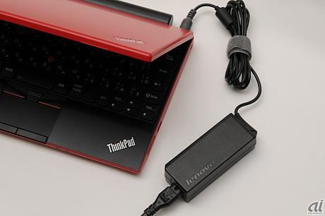 　ACアダプタはモバイル系ThinkPadと共通のもの。20Vタイプ。