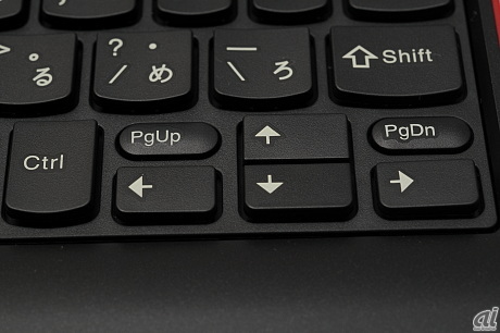 　「PgUp」「PgDn」のキーは他のキーとは別の形状で、ストロークも極めて短いスイッチとなっている。