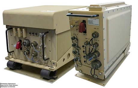 　2009年の素晴らしい発明には、ほかにも長い名前を持つものがある。「Counter Radio Controlled Improvised Explosive Device Electronic Warfare Dukeバージョン3」だ。幸いこの発明品にも、「CREW Duke 3」というもっと覚えやすい頭字語が付けられている。Dukeシステムは地上車両に取り付けられる電子装置で、IEDとして知られるリモコン操作型の路肩爆弾からの防御を提供する。
