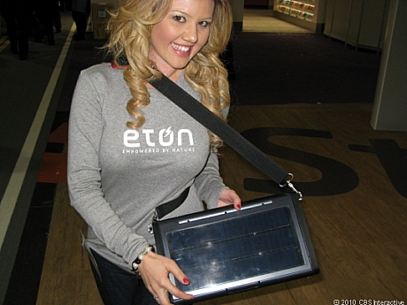 　Etonの携帯型太陽電池式iPod/iPhoneサウンドシステム「Soulra XL」。