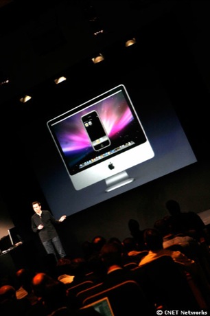 　SDKの機能の1つであるiPhone Simulator。これにより、iPhoneアプリケーションをMac上のシミュレータで実行できる。