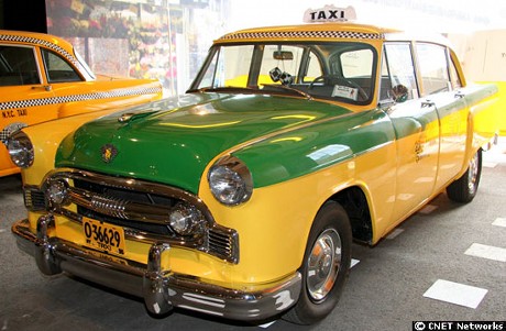 　1956年式の「Checker A8」が、昔のニューヨーク市で使われていたタクシーのサンプルとして展示されている。