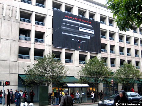 　MetreonのSonyStyleストアには、PS3の広告がかけられている。