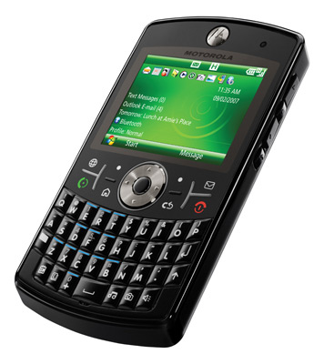 　「Q 9」は、「Windows Mobile 6」を稼働し、電子メールアカウントを8つまでサポートする。さらに、動画対応2メガピクセルカメラ、256Mバイトフラッシュメモリ、microSDカード拡張スロットを搭載する。MotorolaではQ 9を「Apple iPhone」の対抗機種と考えている。