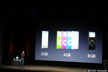 　iPod nanoでは3つのモデルが用意されている。2Gバイト、4Gバイト、8Gバイトだ。モデルによって、提供されるカラーが異なる。2Gバイトモデルはシルバーのみ、8Gバイトはブラックのみが提供される。