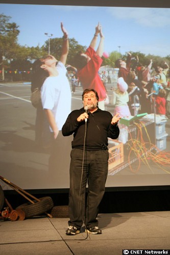 　5月19日にMaker Faireで講演するSteve Wozniak氏。