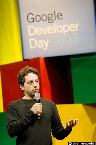 　Googleの共同創業者であるSergey Brin氏は31日朝にステージに上がり、開発者らに感謝の気持ちを述べた。
