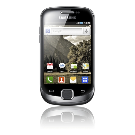 　Samsung Galaxy Fitには3.3インチQVGAディスプレイ、600MHzのプロセッサが搭載されている。ハードウェアのナビゲーションボタンが付いている。