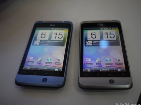 　HTCは現地時間2月15日、スペインのバルセロナで開催されている世界最大のモバイル関連の展示会2011 Mobile World Congress（MWC）で、Facebookとの連携機能を搭載した新しいスマートフォン2機種「HTC Salsa」と「HTC ChaCha」を披露した。

　両製品ともAndroid端末で、人気SNSのFacebookにアクセスするためのボタンが備わっている。また、HTCによると、両端末が搭載するAndroidのバージョンは2.4であるという。

　両端末とも、欧州とアジアでは2011年第2四半期、米国ではAT&Tの独占で2011年中の発売が予定されている。価格は現時点では明らかにされていない。

　ソフトウェアがまだ完成していないことから、端末の扱いはいくぶん制限されていたが、実際の端末を少しの間、目にすることができた。