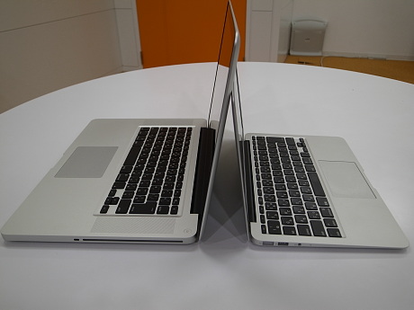 　手持ちのMacBook Air 11インチと比較してみた。