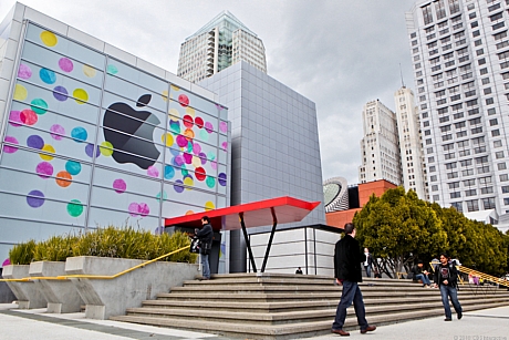 　Appleは米国時間3月2日、サンフランシスコのYerba Buena Center for the Artsで特別イベントを開催する。ここでは「iPad 2」が発表されるものと予想されている。