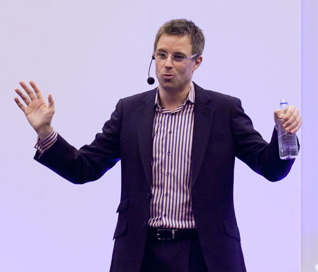 ロンドンで開催のTechnology for Marketing and Advertisingカンファレンスで講演する、Facebook英国支部コマーシャルディレクターのStephen Haines氏。