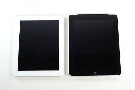 　iPad 2（左）と3G対応版iPad。