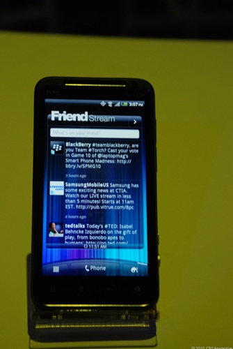 　HTCの「Friend Stream」。友人によるソーシャルメディアの更新状況を確認できる。