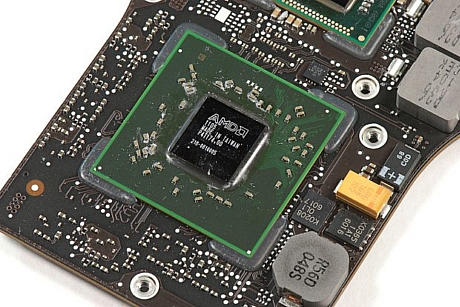 　AMDの「Radeon HD 6490M」GPU。